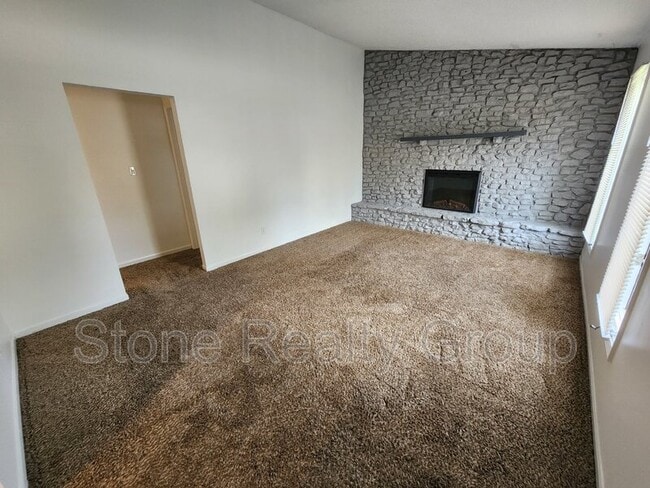 Photo - 2329 E Glenview Dr