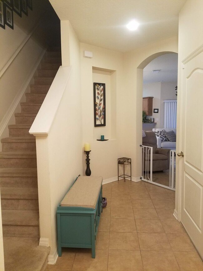 Photo - 3/2 Townhouse Near University Parkway