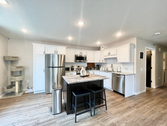 Photo - Gateway Apartments