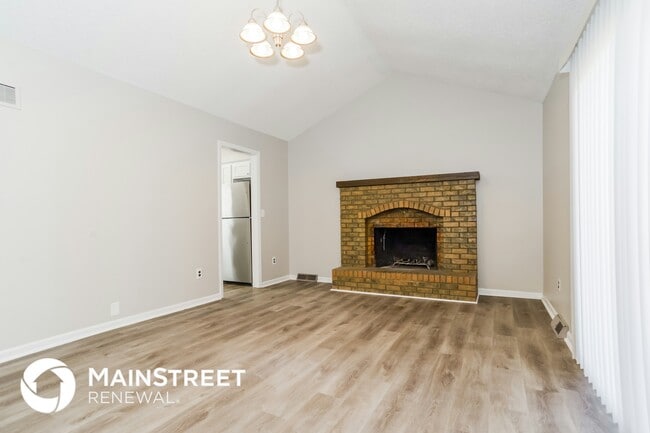 Photo - 305 SE Westminister Rd