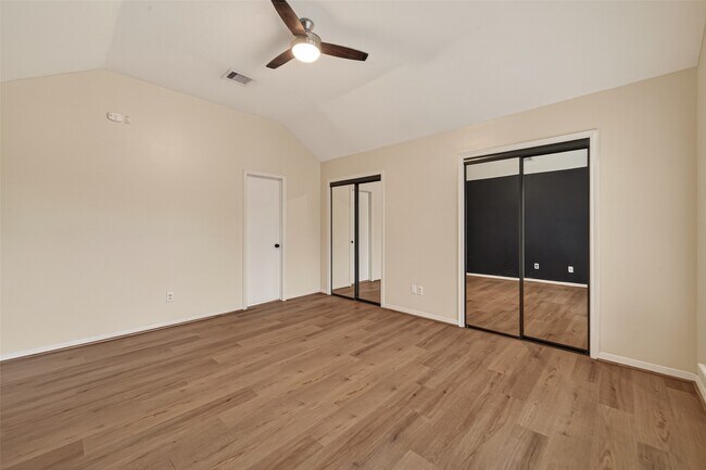 Photo - 3204 Farmers Field