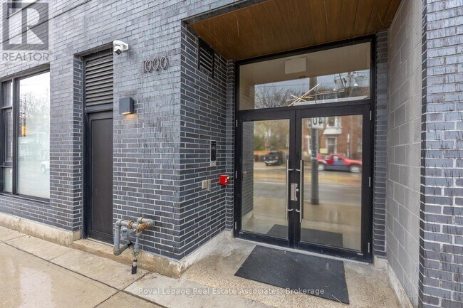 Photo - 1000 Bathurst St Unit 301