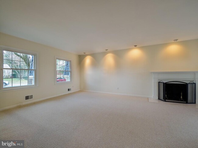 Photo - 2702 Navarre Dr