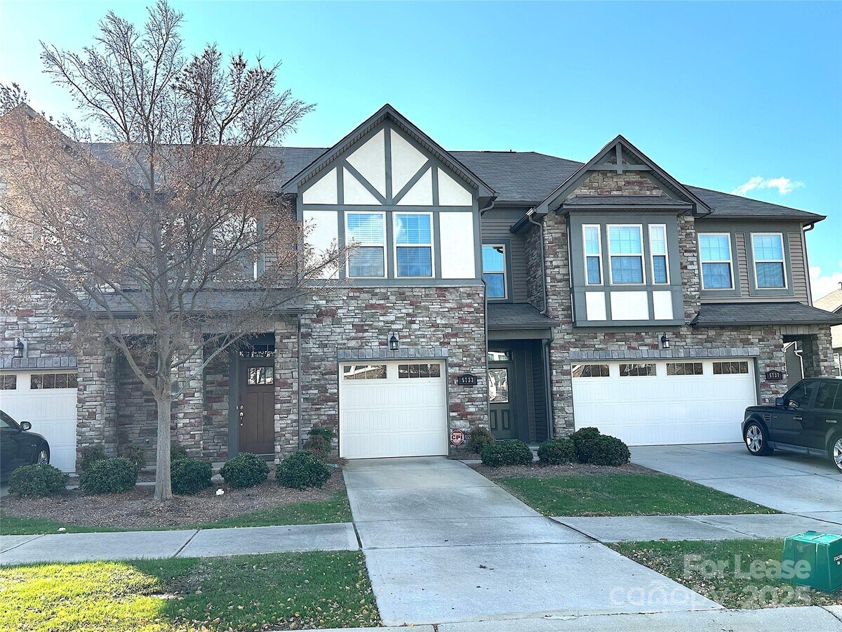 Photo - 5733 Lachlan Hill Ln