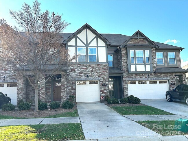 Building Photo - 5733 Lachlan Hill Ln