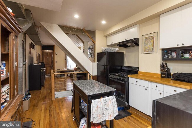 Photo - 2929 Miles Ave