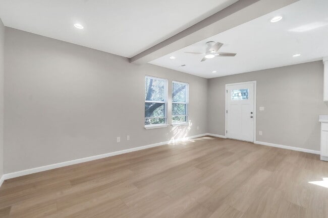 Photo - Elegant 3 Bedroom, 2.5 Bathroom Duplex with 1-Car Garage in Woodruff $1750/mo rent