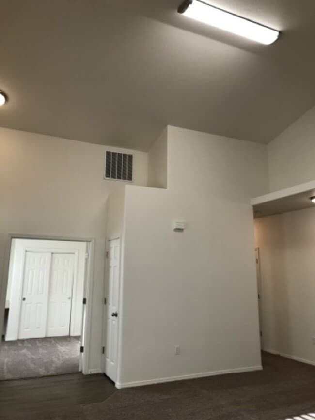 Photo - 618 Windemere Cir