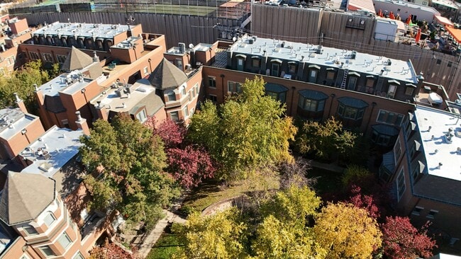 Photo - 1351 W Altgeld St