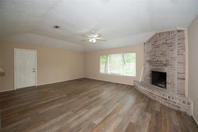 Photo - 16774 Glen Eagle Dr N