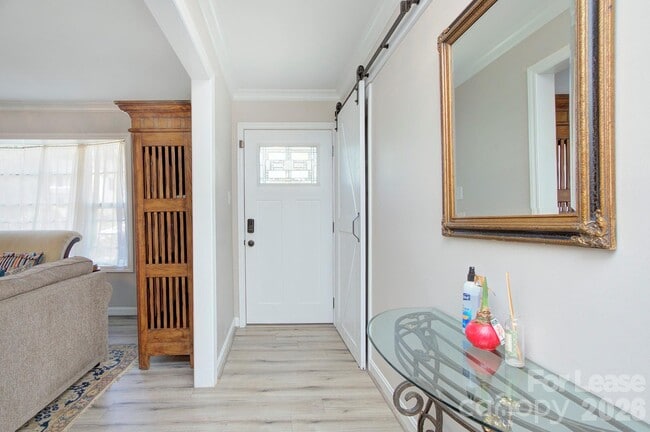 Photo - 629 Grandin Rd