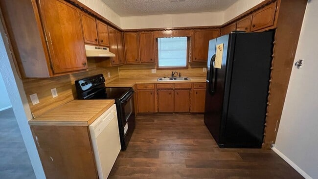 Photo - inviting & comfortable3 Bed 1 Bath House