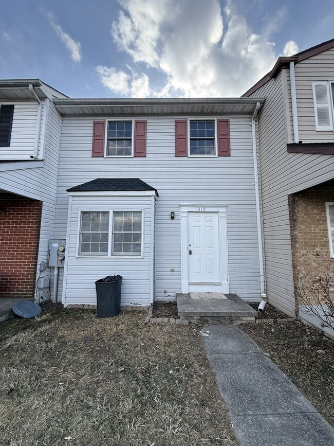 Photo - 310 Twigg Dr Townhome