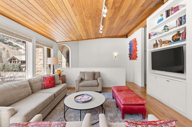 Photo - 1006 E Hyman Ave