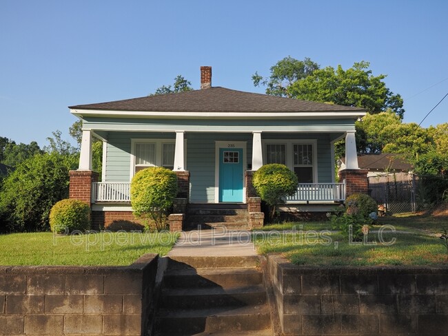 Photo - 235 S Hampton Dr House