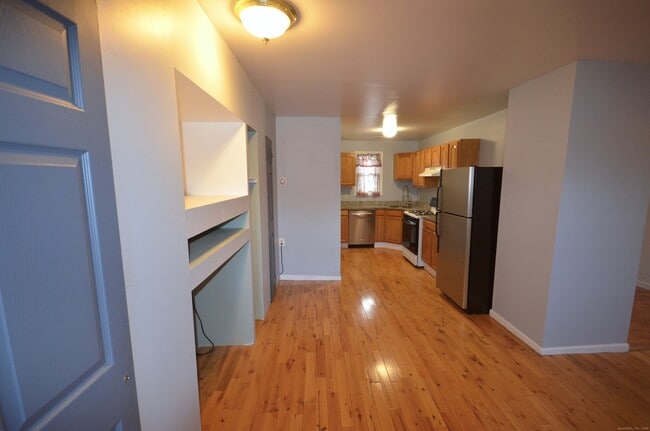 Photo - 258 Rakoczy Ave Unit 2nd Floor