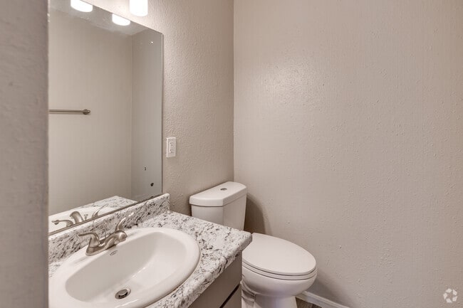 2BR, 1.5BA - 1000SF - Restroom