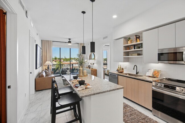 17051 W Dixie Hwy Unit 2-2