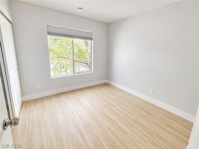Photo - 8070 W Russell Rd Unit 2023