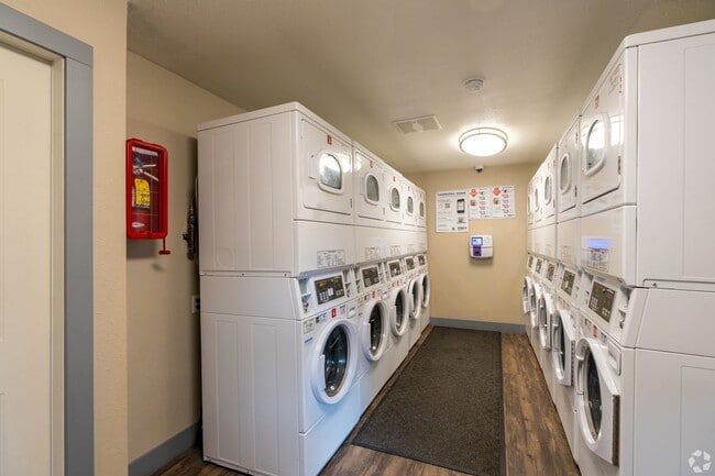 Photo - Rosewood Club Apts