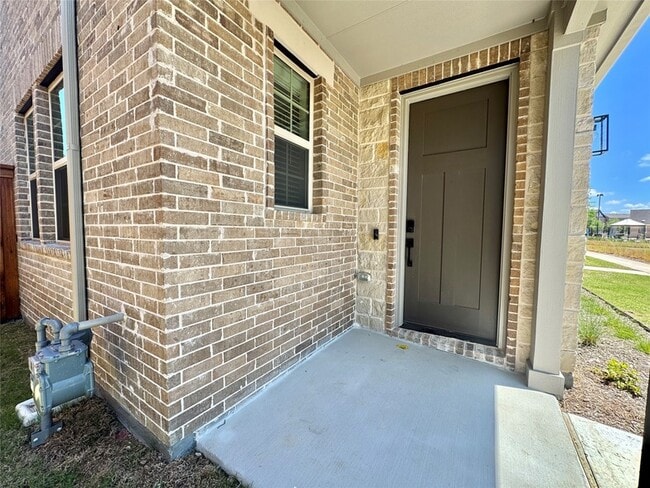 Photo - 8749 Scotty's Lk Ln