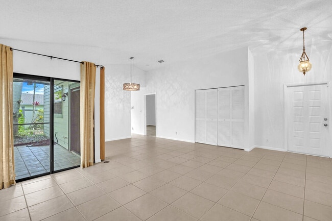 Photo - 2533 Bedford Mews Dr