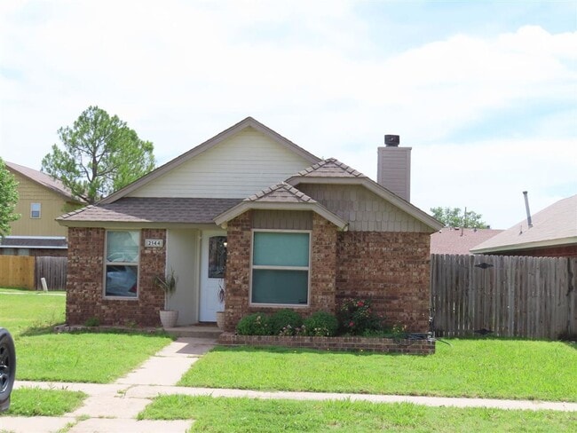Building Photo - Spacious 2 Bedroom Patio Home