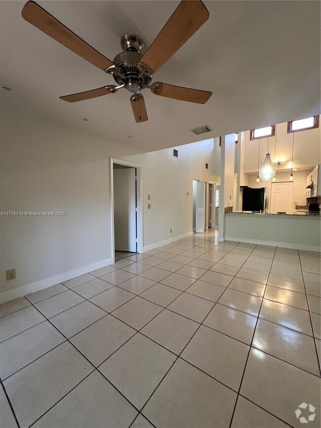 Building Photo - 6944 SW 40th Ct Rental