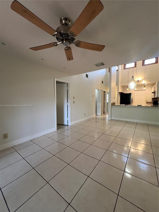 Building Photo - 6944 SW 40th Ct Rental