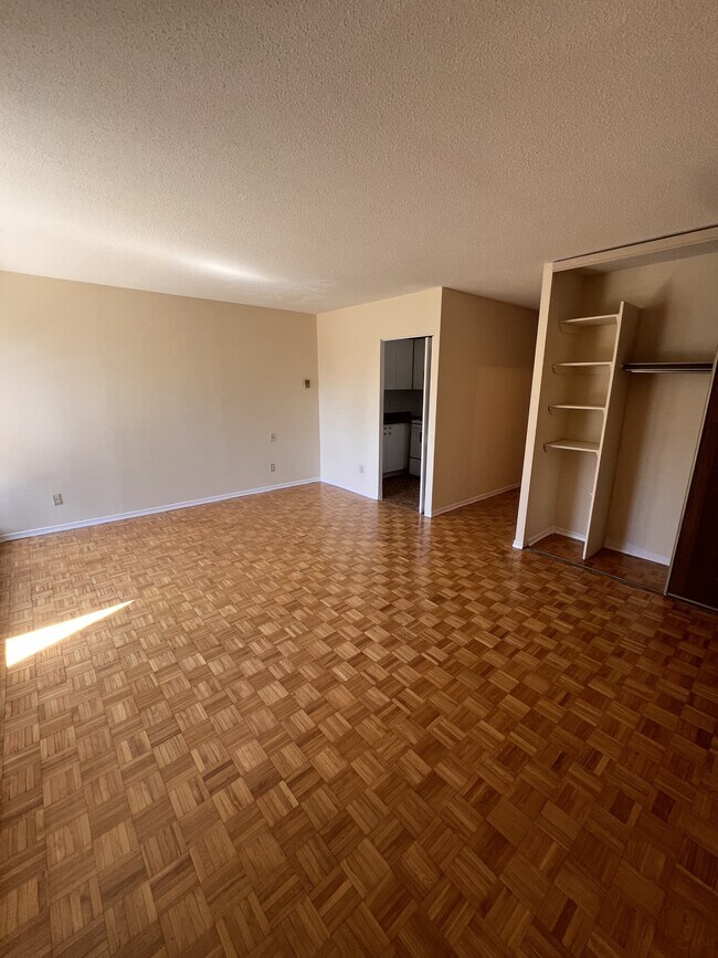 Photo - 800 Riddell Ave N Unit 206