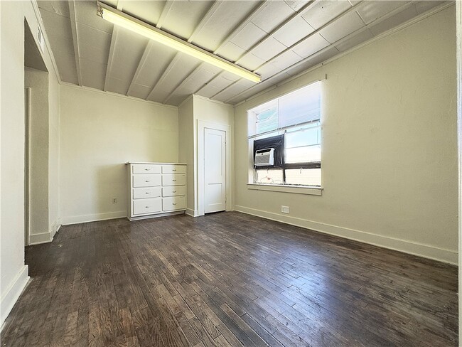 Photo - 645 W Dickson St Unit 9