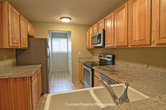 Photo - 10014 NE 127th Pl Unidad A101 Rental