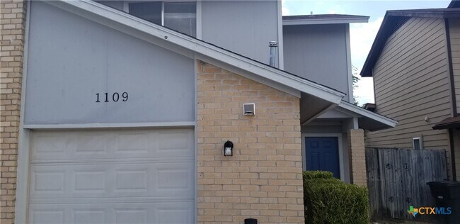 Photo - 1109 Wales Dr