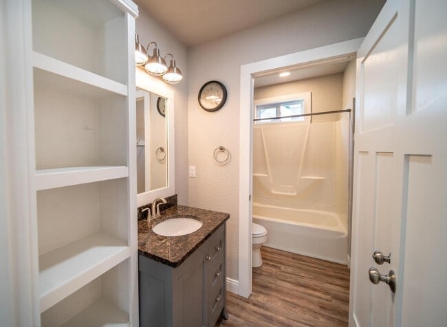 Photo - 140 S Prince St Unidad 140 Lower