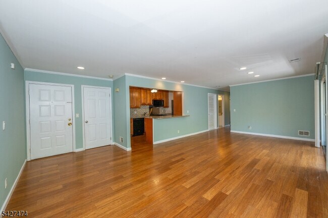 Photo - 50 W Lindsley Rd
