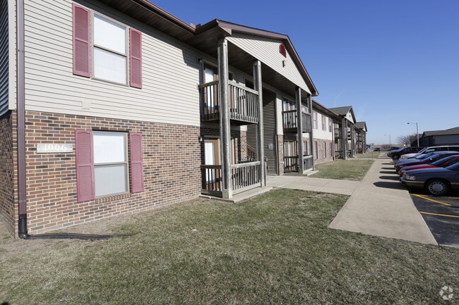 Urbana Estates
