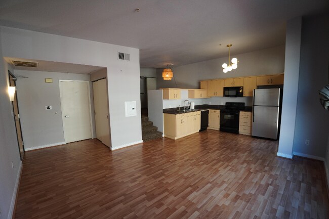 777 Sixth Ave Unit 421
