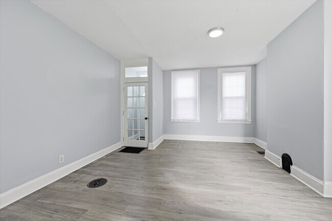 Photo - 120 W Barnard St