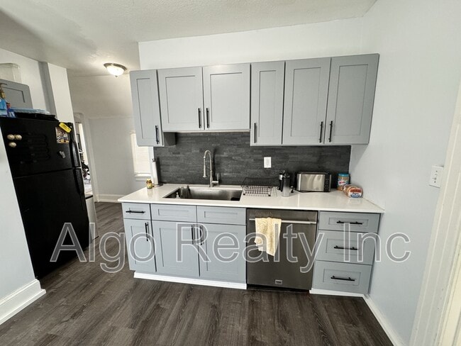 Photo - 648 Iglehart Ave