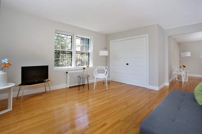 Photo - 8 Kilsyth Ter Unit 43