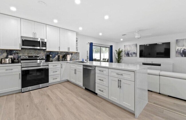 Photo - 4421 NW 2nd Ct