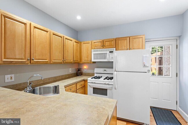 Photo - 2413 Aspen St