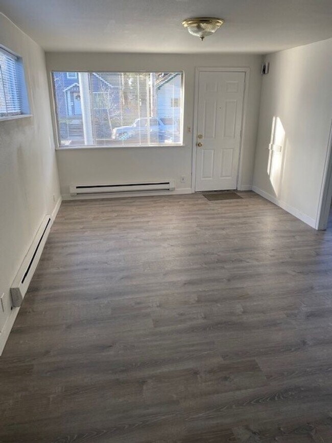 Photo - Charming Central Tacoma Home- Pet Friendly!