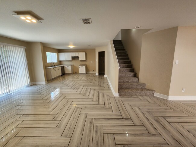 Photo - 9915 Amber Ledge