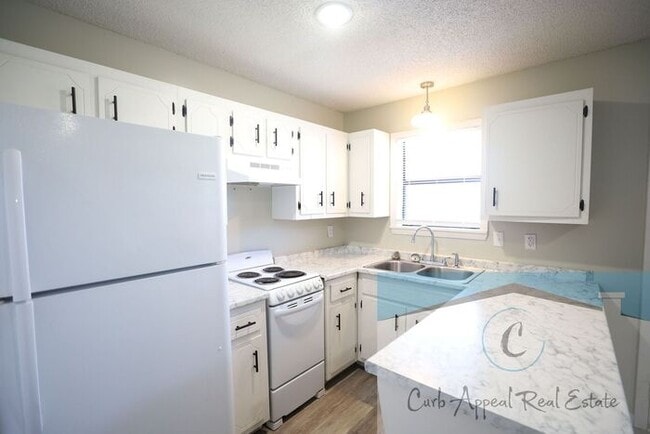 Photo - Utilities included plus cable and internet!! Newly renovated 1 bed/1 bath apt - HUD accepted!!