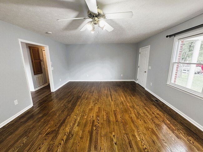 Photo - 222 1st St