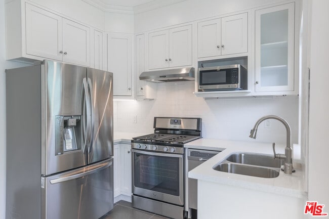 Photo - 31 Breeze Ave Unit B