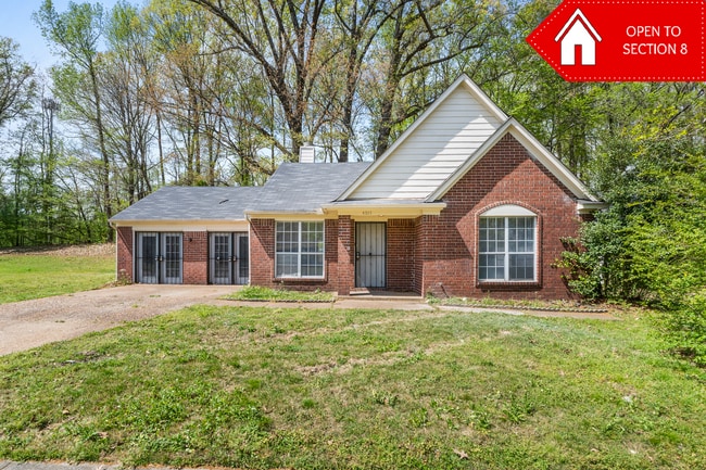 Building Photo - Updated 4 Bedroom 2 Bath Home - Open to Section 8