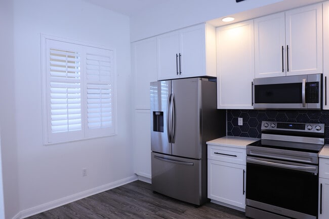 Photo - 10 Harbour Isle Dr E Unit 206