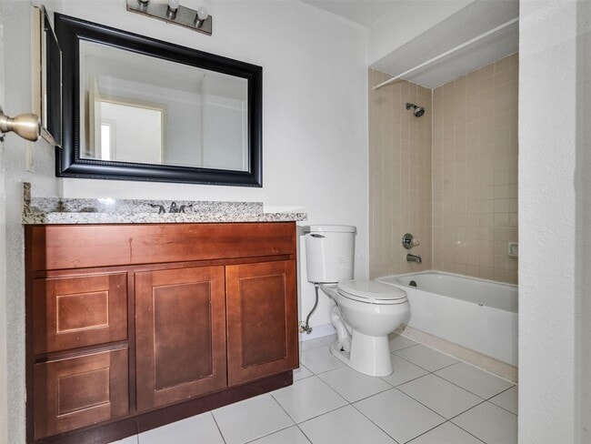Photo - 12658 Ashford Meadow Dr Unidad B
